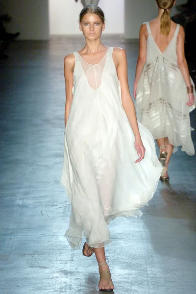 Look 18